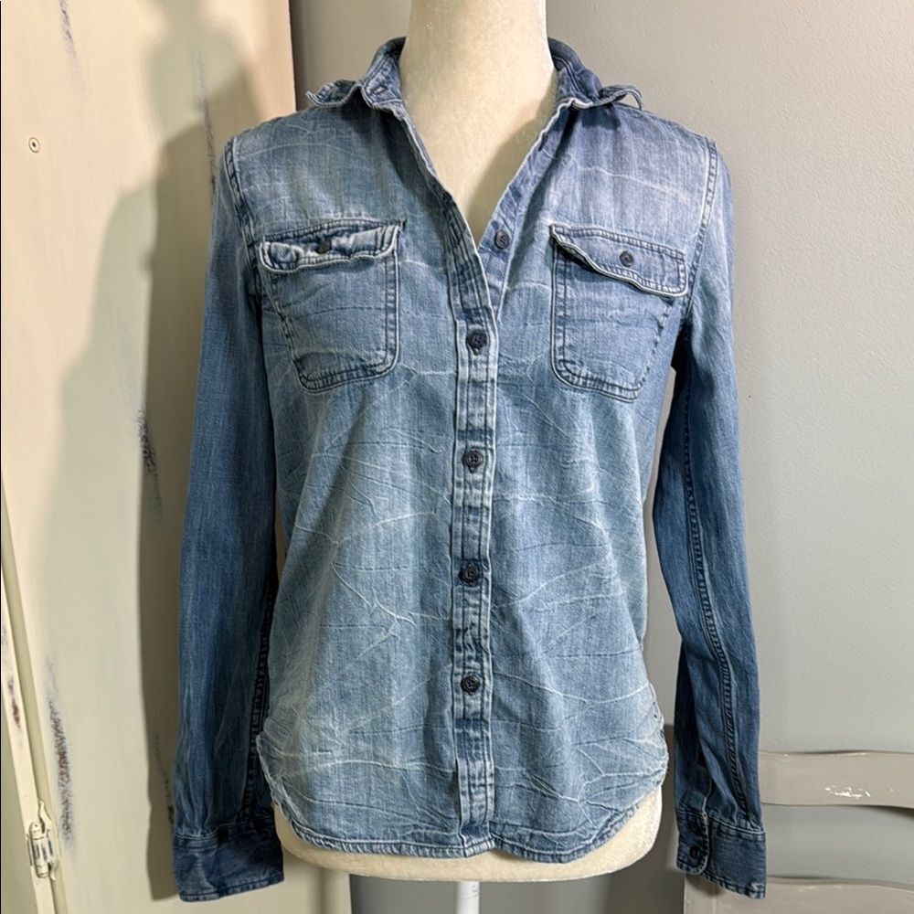American Eagle Denim Button Down Shirt Blue Chambray Long Sleeve Small
